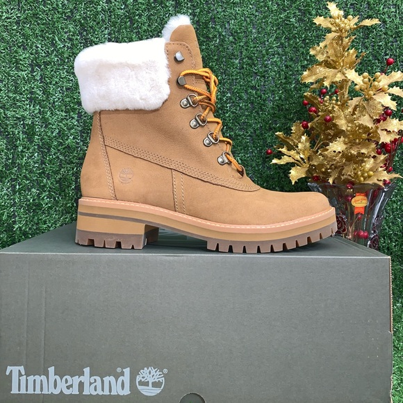 TIMBERLAND COURMAYEUR VALLEY 6 INCH SHEARLING BOOT - Picture 2 of 8